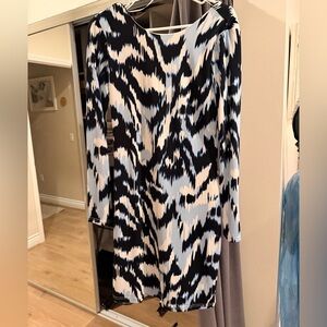 Jennifer Lopez Black, White & Pale Blue Abstract Shift Dress